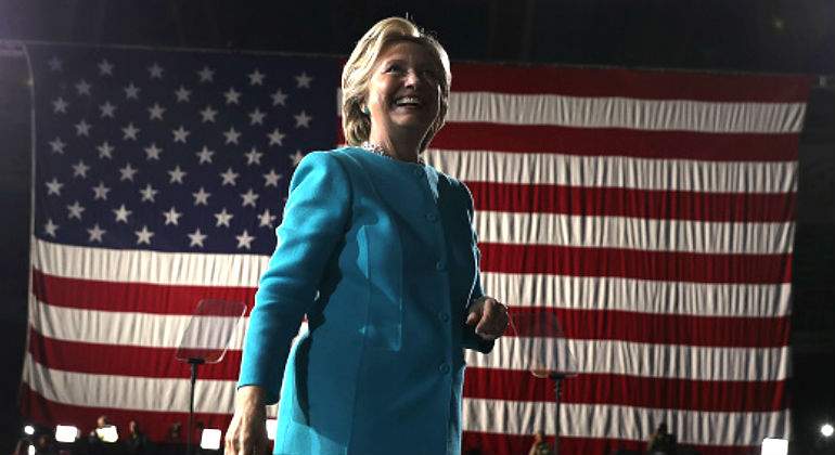 hillary-clinton-bandera.jpg