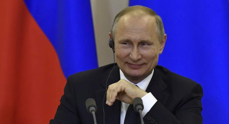 putin-bandera-casco-reuters.jpg