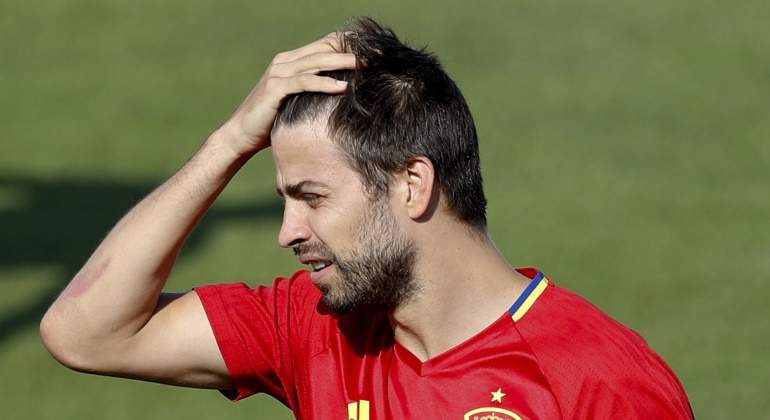 Pique-peina-2016-entreno-efe.jpg