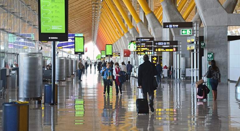 Viajeros_Aeropuerto.jpg
