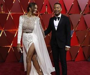 /imag/_v0/770x420/2/5/4/john-legend.jpg - 300x250