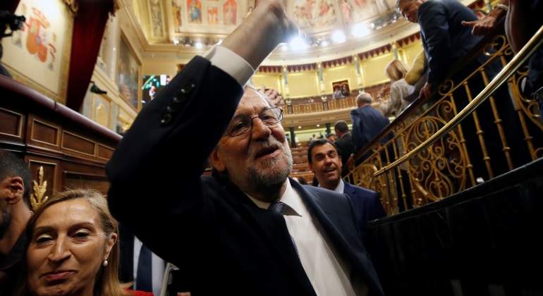 rajoy-congreso-saluda-reuters.jpg