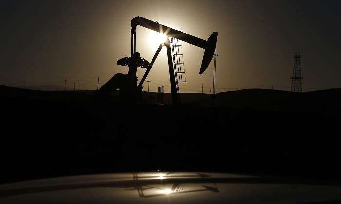 martillo-petroleo-charco.jpg