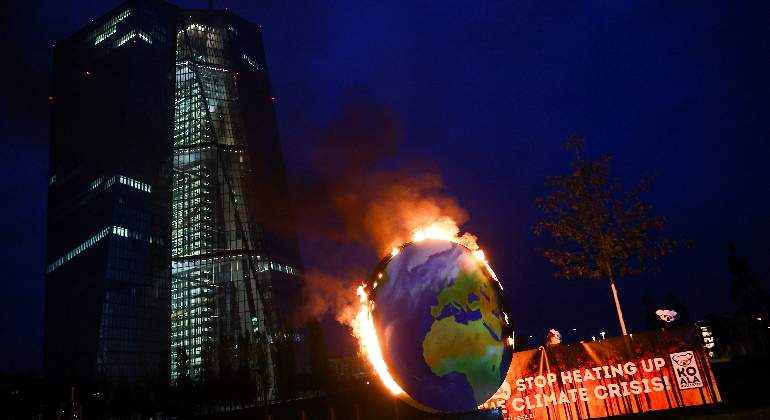 bce-cambio-climatico-manifestacion-koala-kollektiv-21octubre2020-reuters-770x420.jpg