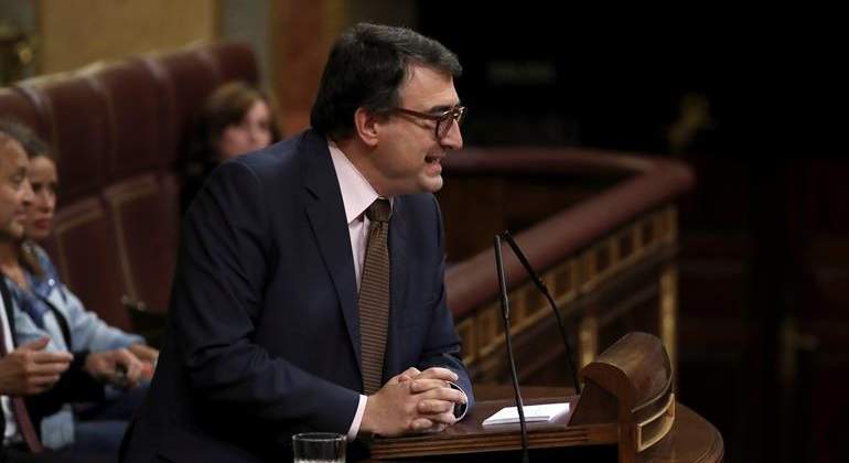 esteban-pnv-mocion-tribuna-efe.jpg