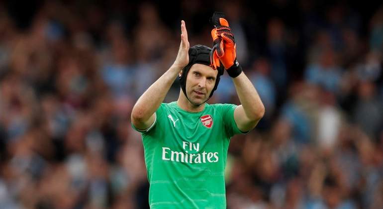 cech-aplaude-arsenal-reuters.jpg