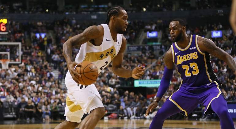 kawhi-leonard-lebron-raptors-lakers-reuters.jpg