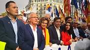 Miles de personas marchan en Barcelona por el Día de la Hispanidad