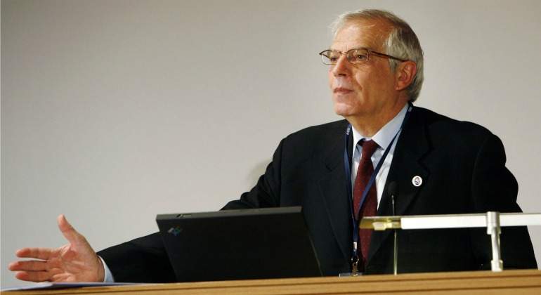 Josep-Borrell-mano.jpg