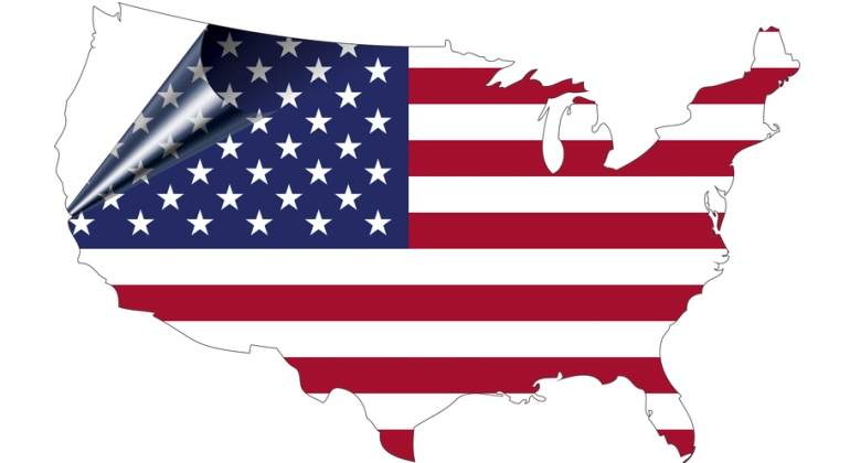 EEUU-bandera-caida-Dreamstime.jpg