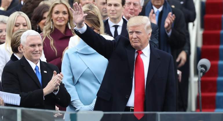 Trump-saludo-posesion-Reuters.jpg