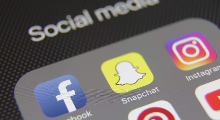 instagram-snapchat-istock.jpg