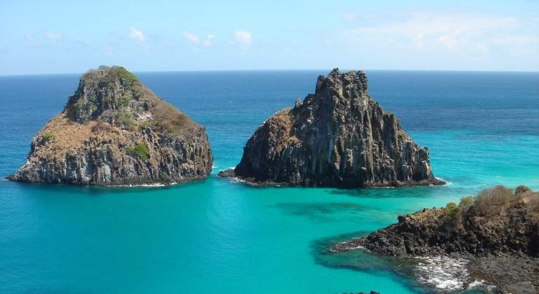 isla-san-fernando-de-noronha-wikipedia.jpg