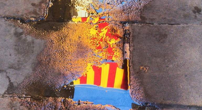 reflejo-senyera-suelo-pixabay.jpg