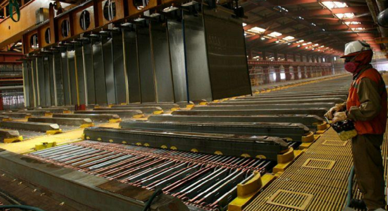 cobre-lingotes-reuters.png