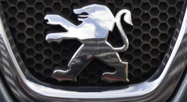 logo-insignia-peugeot-efe-770x420.jpg