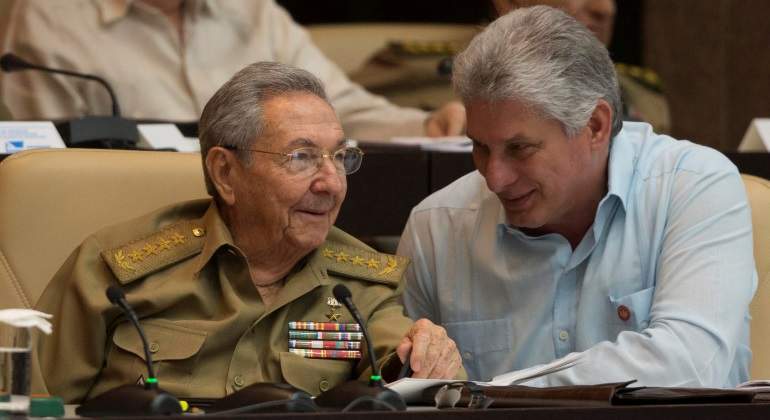raul-castro-diaz-canel-cuba-reuters-770x420.jpg