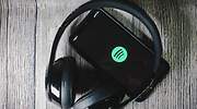 Spotify apuesta por el podcast con la compra de dos compañías: Chartable y Podsights