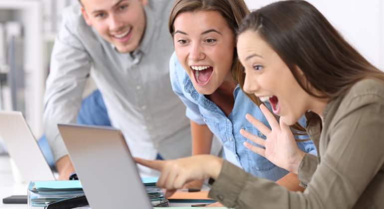 empleados-felices-dreamstime.jpg