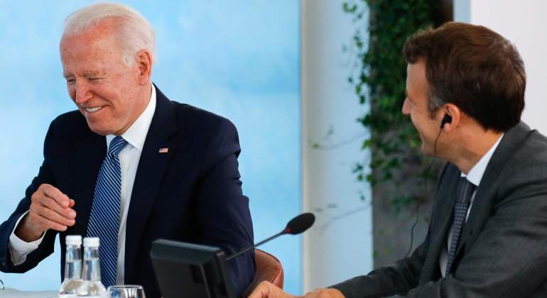 biden-macron-reuters.jpg
