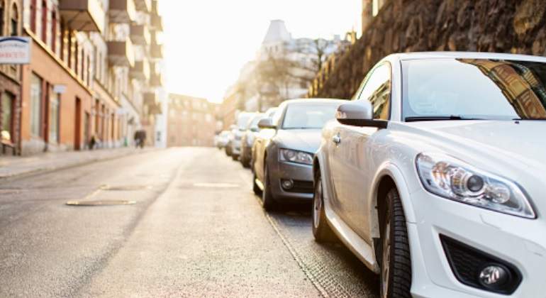 coches-aparcados-ciudad-getty.jpg