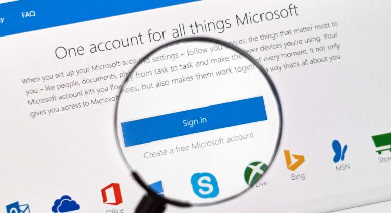 microsoft-cuenta-outlook-lupa-dreamstime.jpg