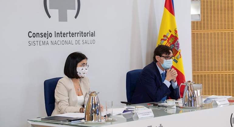 illa-darias-interterritorial-4nov20-efe.jpg