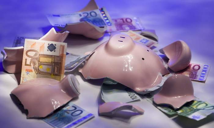 hucha-rota-dinero.jpg