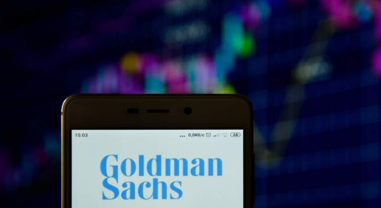 Goldman-MOVIL-DREAMSTIME.jpg