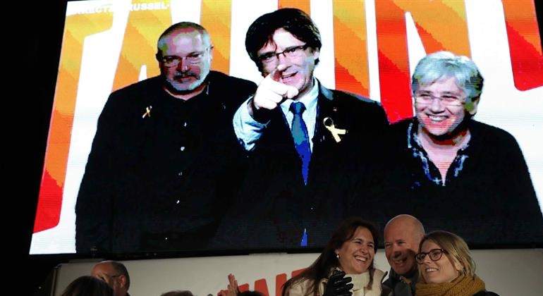puigdemont-mitin-plasma.jpg