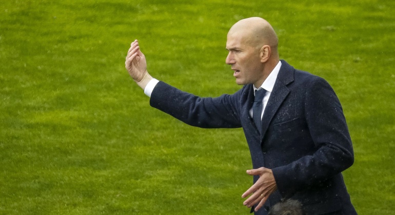 Zidane-gestos-2016-vallecas-efe.jpg