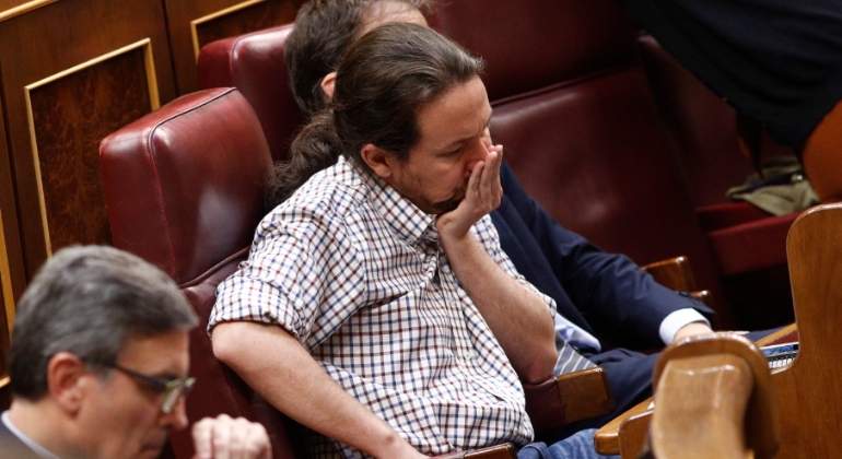 iglesias-congreso-mano-efe.jpg