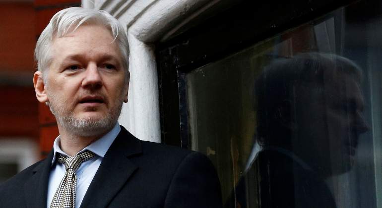 julian-assange-wikipedia.jpg