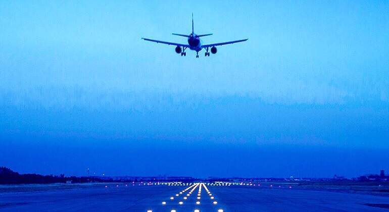 avion-pista-aterrizaje.jpg