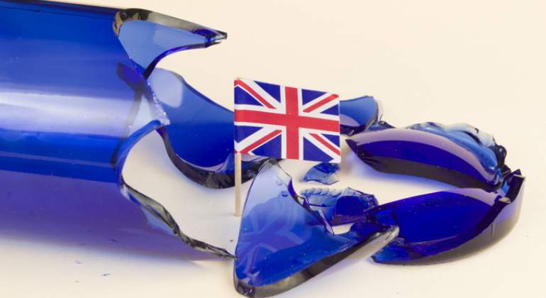 brexit-bandera-reino-unido-botella-rota-golpe-getty-770x420.jpg