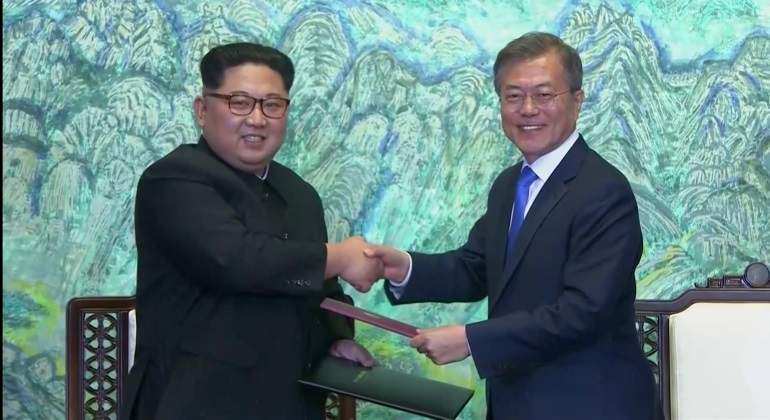 kim-moon-corea-norte-sur-acuerdo-paz-reuters-770x420.jpg