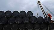 ¿Ha tocado suelo el petróleo? Algunos analistas ya ven su precio cayendo a cero dólares el barril