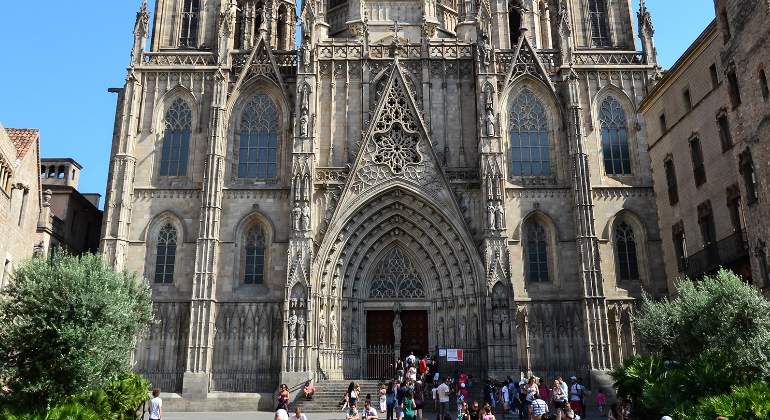 catedral-barcelona-commons.jpg