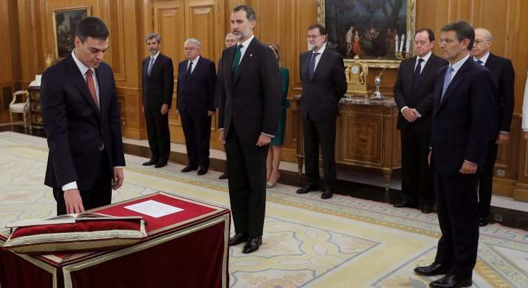 pedro-sanchez-toma-posesion-rey-efe.jpg