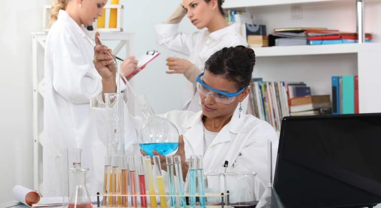 Cientficas en el laboratorio