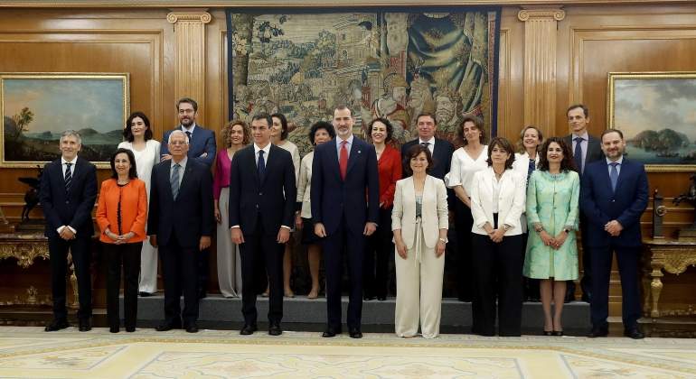 sanchez-ministros-rey-efe.jpg
