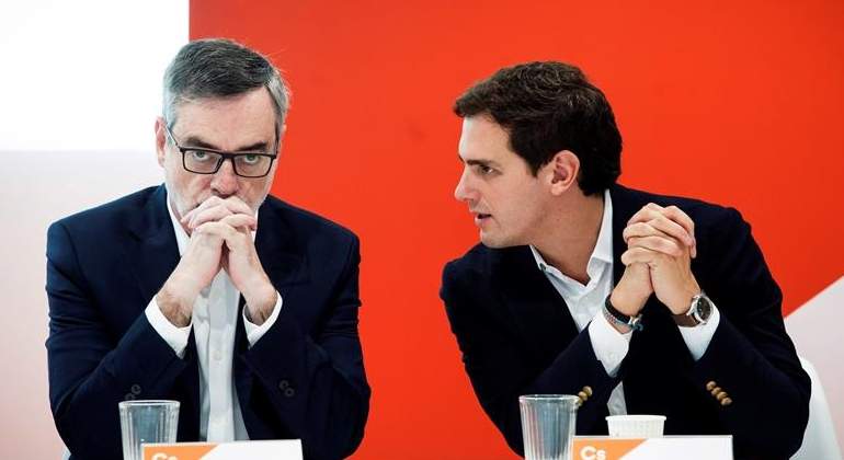 villegas-rivera-ciudadanos-18feb19-efe.jpg