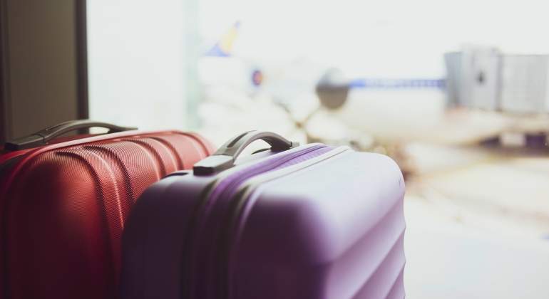maleta-avion-tamano-recurso-dreamstime.jpg