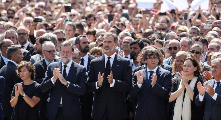Rey-Rajoy-Puigdemont-concentracion-Plaza-Cataluna-2017-reuters.jpg