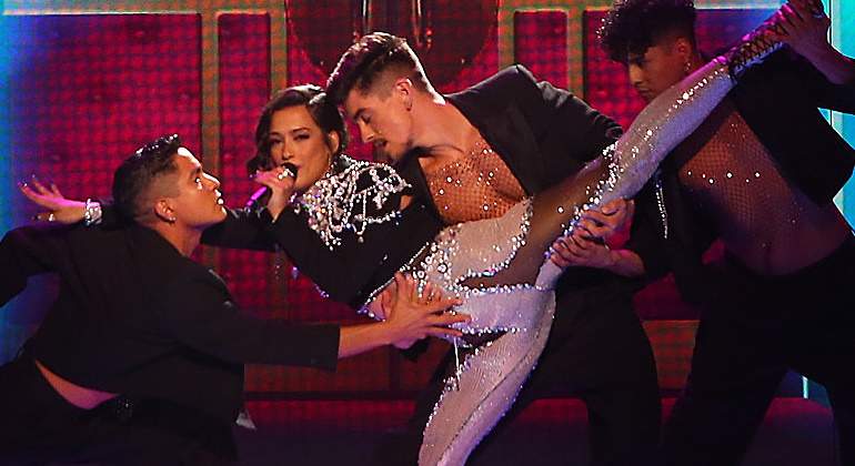 chanel-eurovision2.jpg