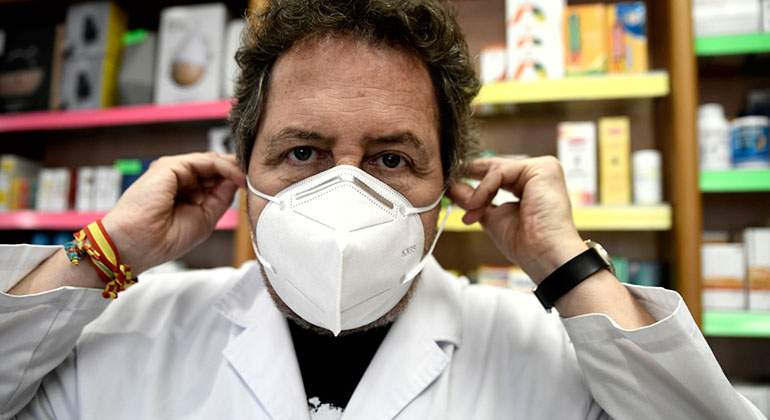 farmaceutico-mascarilla-europa-press.jpg
