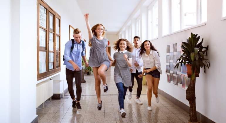adolescentes-colegio-instituto-dreams.jpg