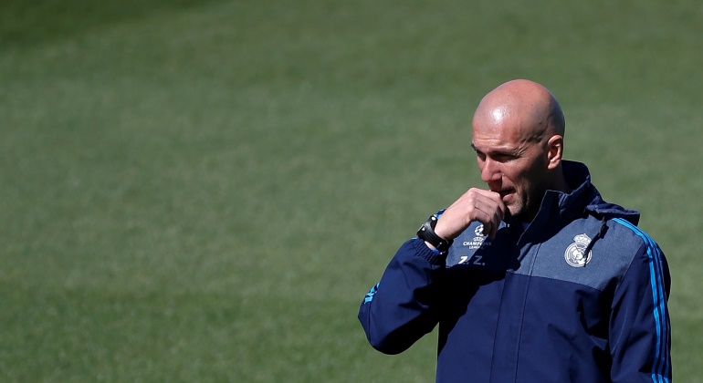 Zidane-entreno-muerde-una-2016-reuters.jpg