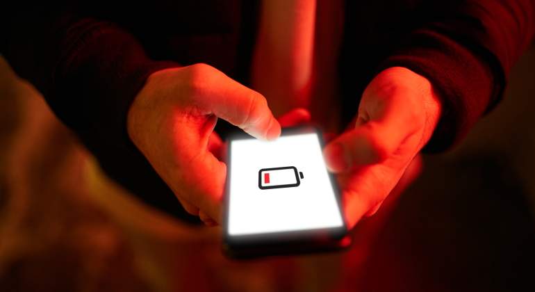 movil-bateria-baja-dreamstime.jpg