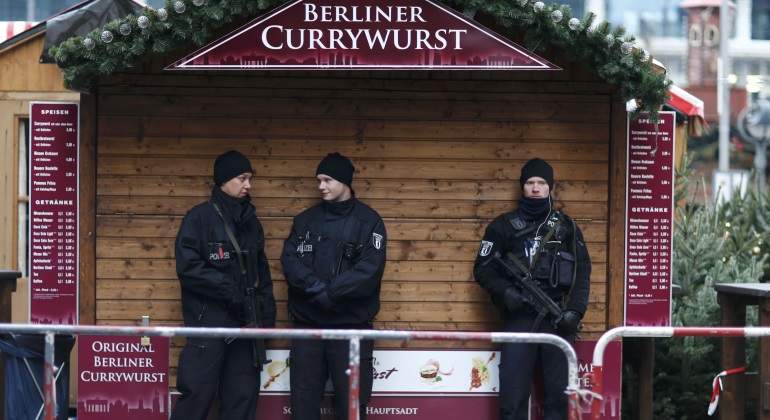 policia-berlin-mercadillo-reuters.jpg